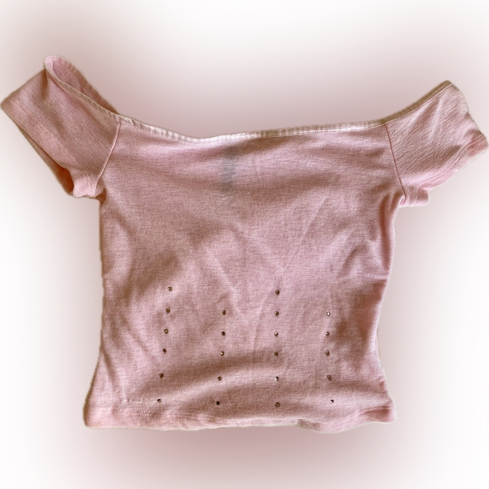 Off the shoulder 90s crop top